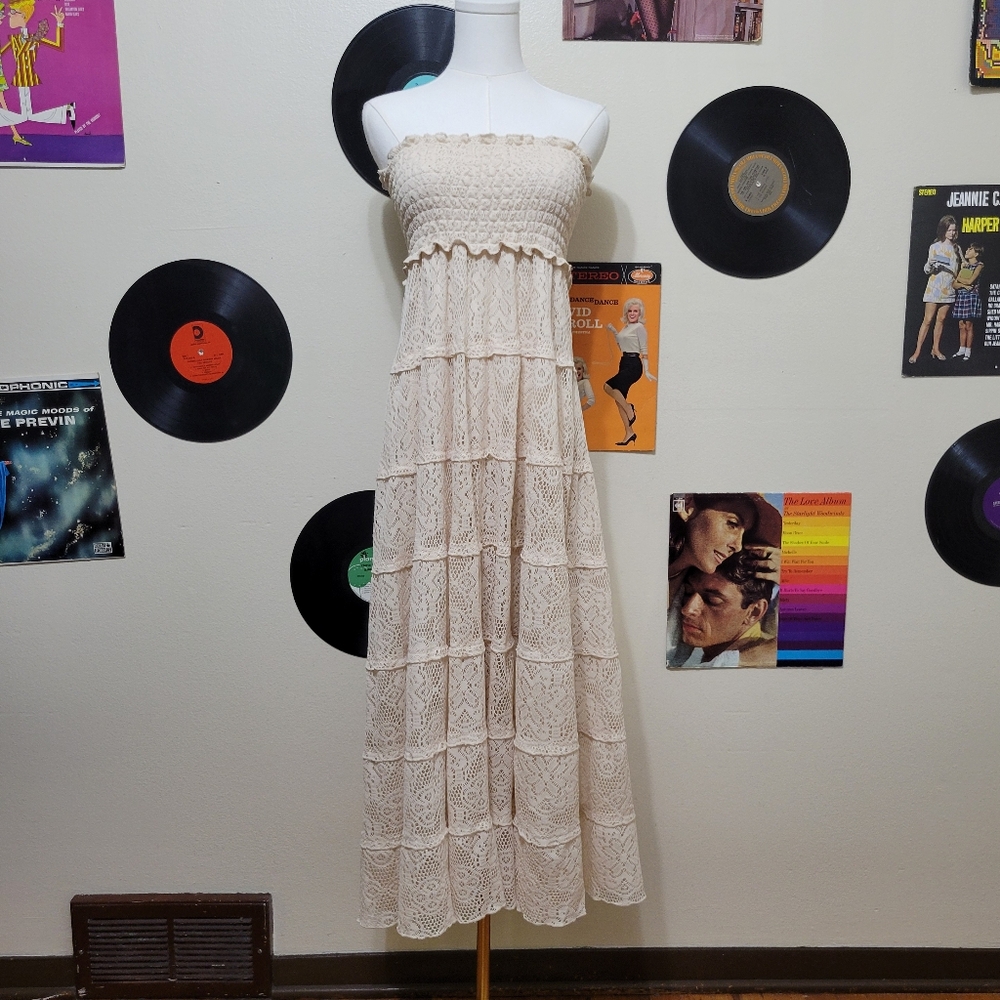 Wishlist | Strapless Light Beige Lace Dress